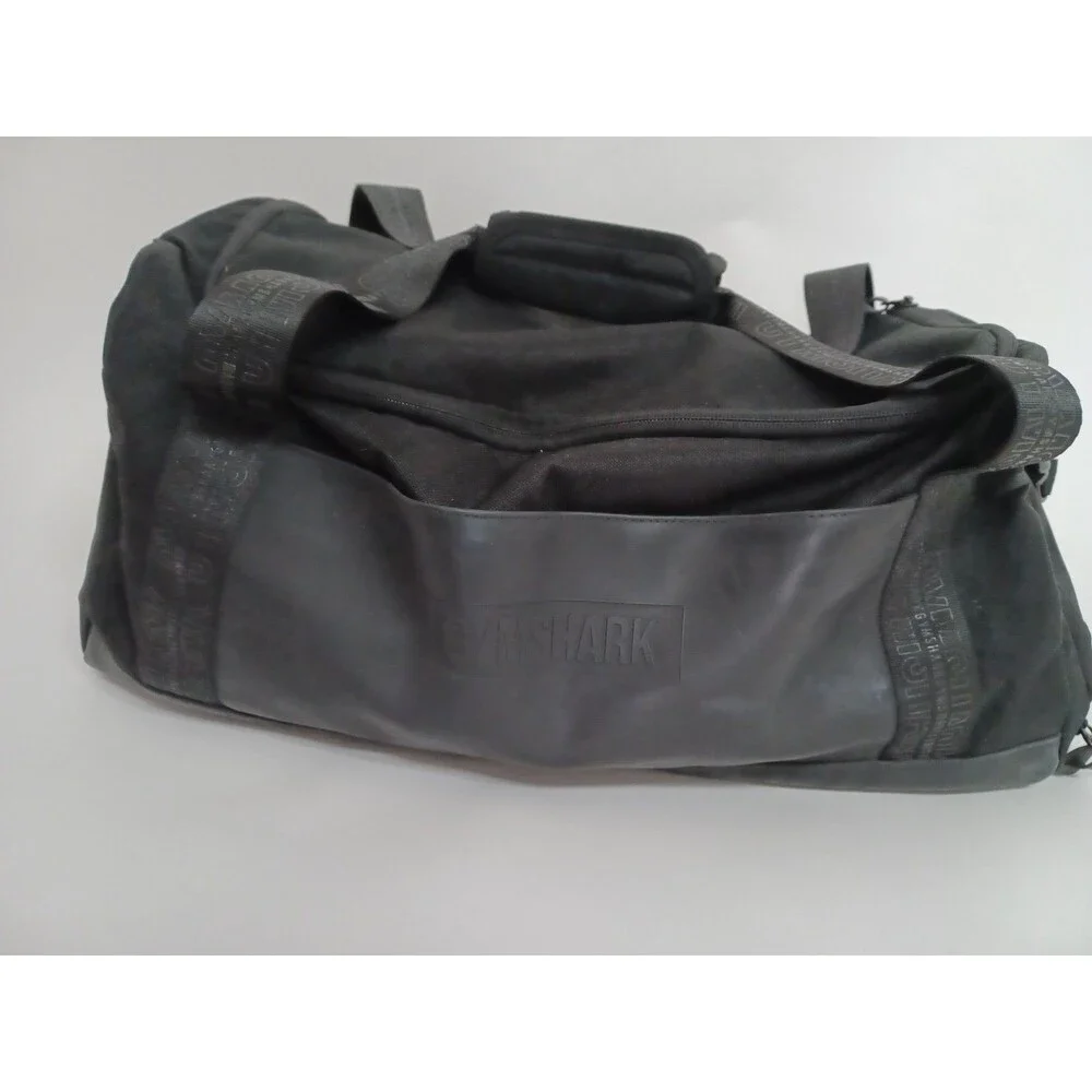 Gymshark Duffel Bag Medium Everyday Gym Bag Black Lightweight Workout Sports